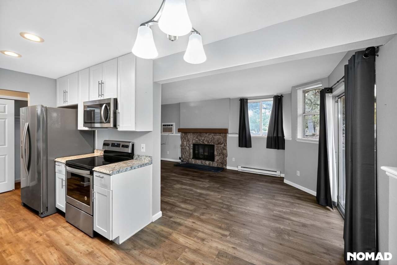 Charming 1BR Condo in Aurora