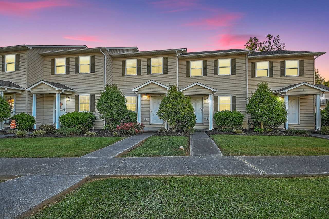 2305 S Greenwood Drive #8