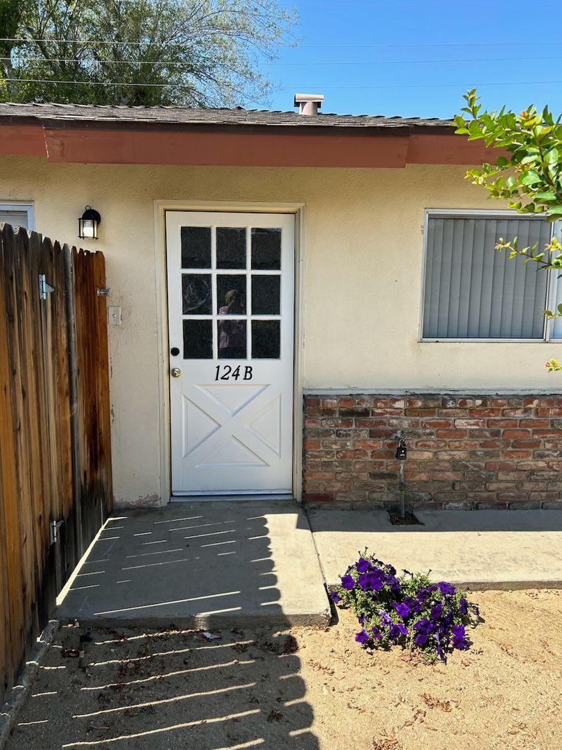 124 Garnsey Ave. #B - Apartment