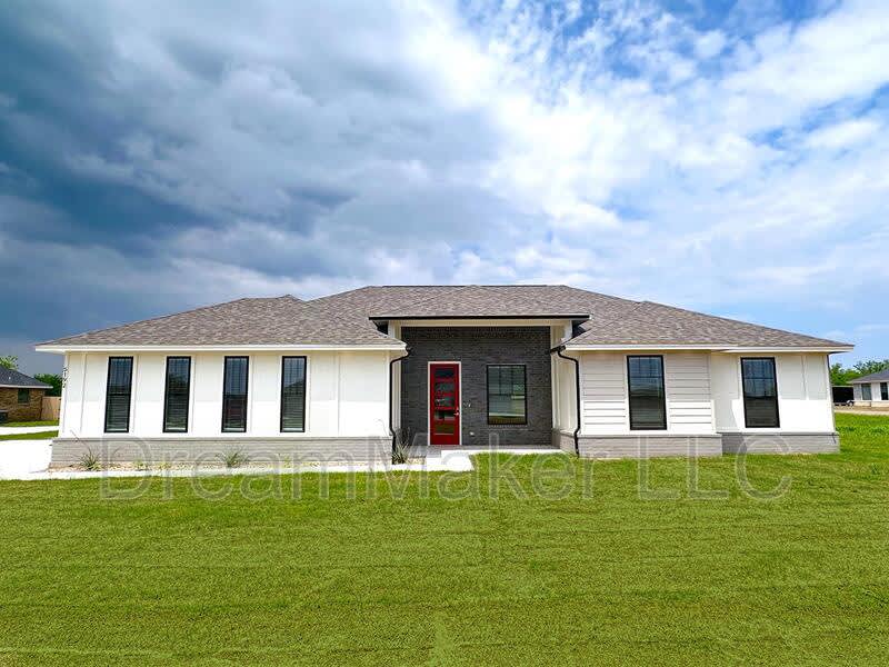 5192 Red Maple Avenue