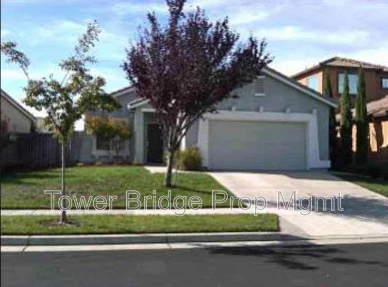 3163 White Fish Bay St