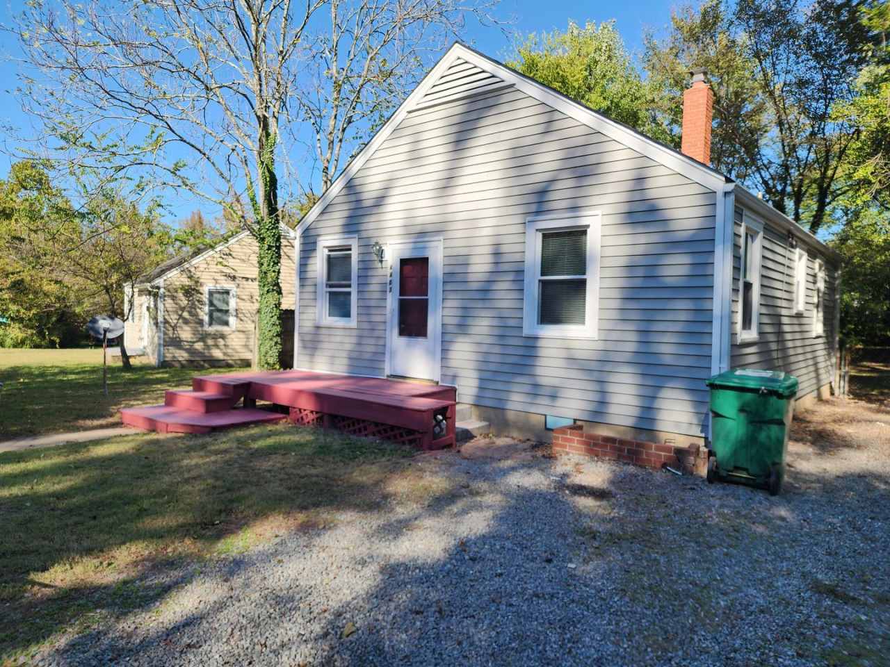 Charming 2 Bedroom with Large Backyard in Henrico