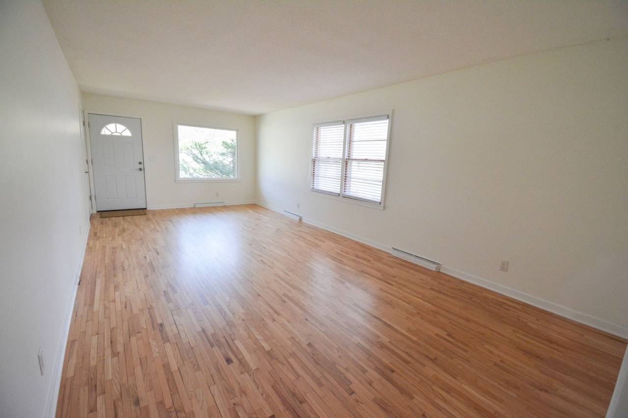 3 bed 1 bath Available For Rent Near Historic Pill Hill!