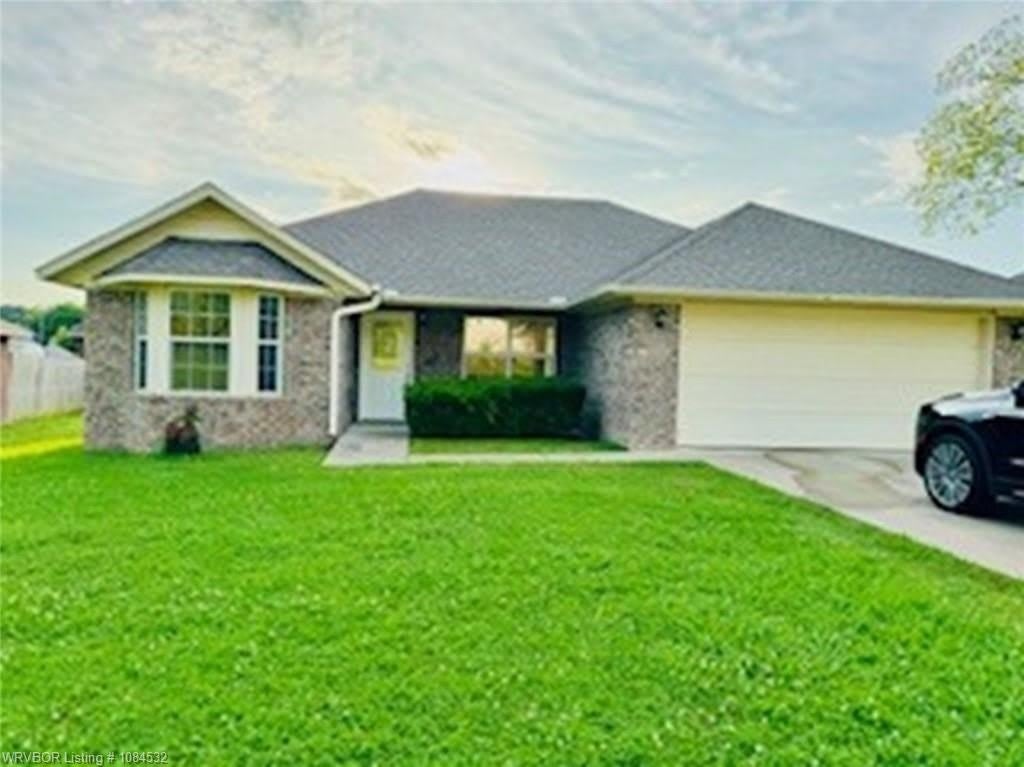 1813 Green Meadow  DR