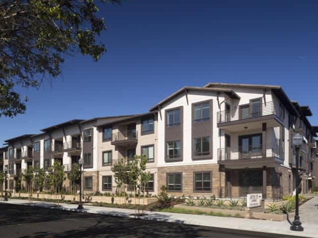 1101 N Fair Oaks Ave Unit E32