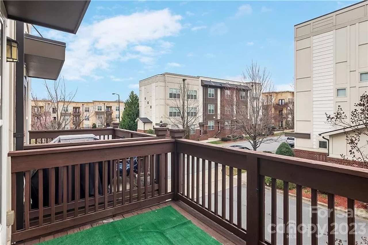 Room in 3 Bedroom Townhome at Seigle Point Dr