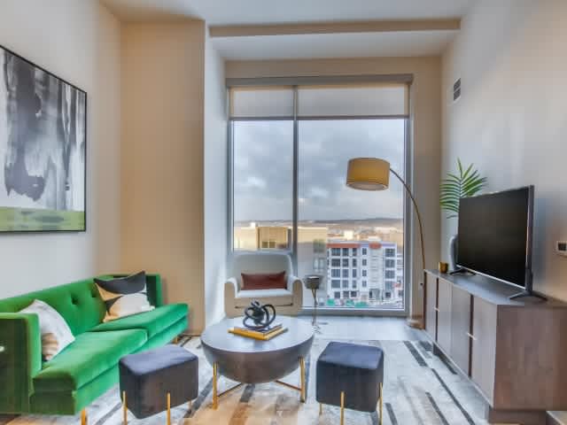 2929 University Ave SE Unit D32