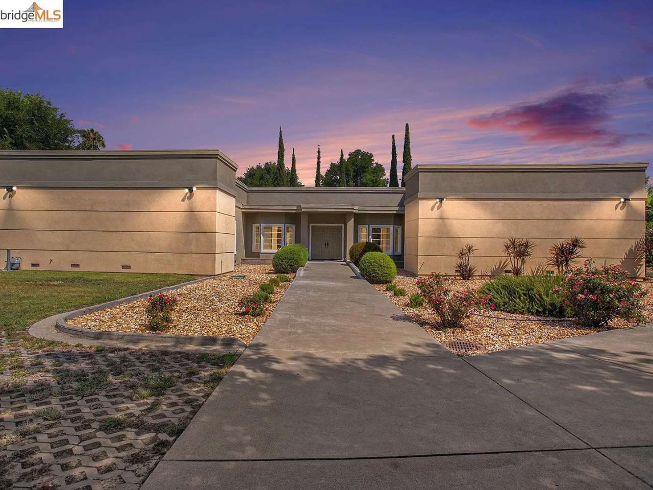 COMING IN MAY-DO NOT DISTURB TENANTS Gorgeous 9 Bed, 8.5 Bath with Pool and Solar in Brentwood!