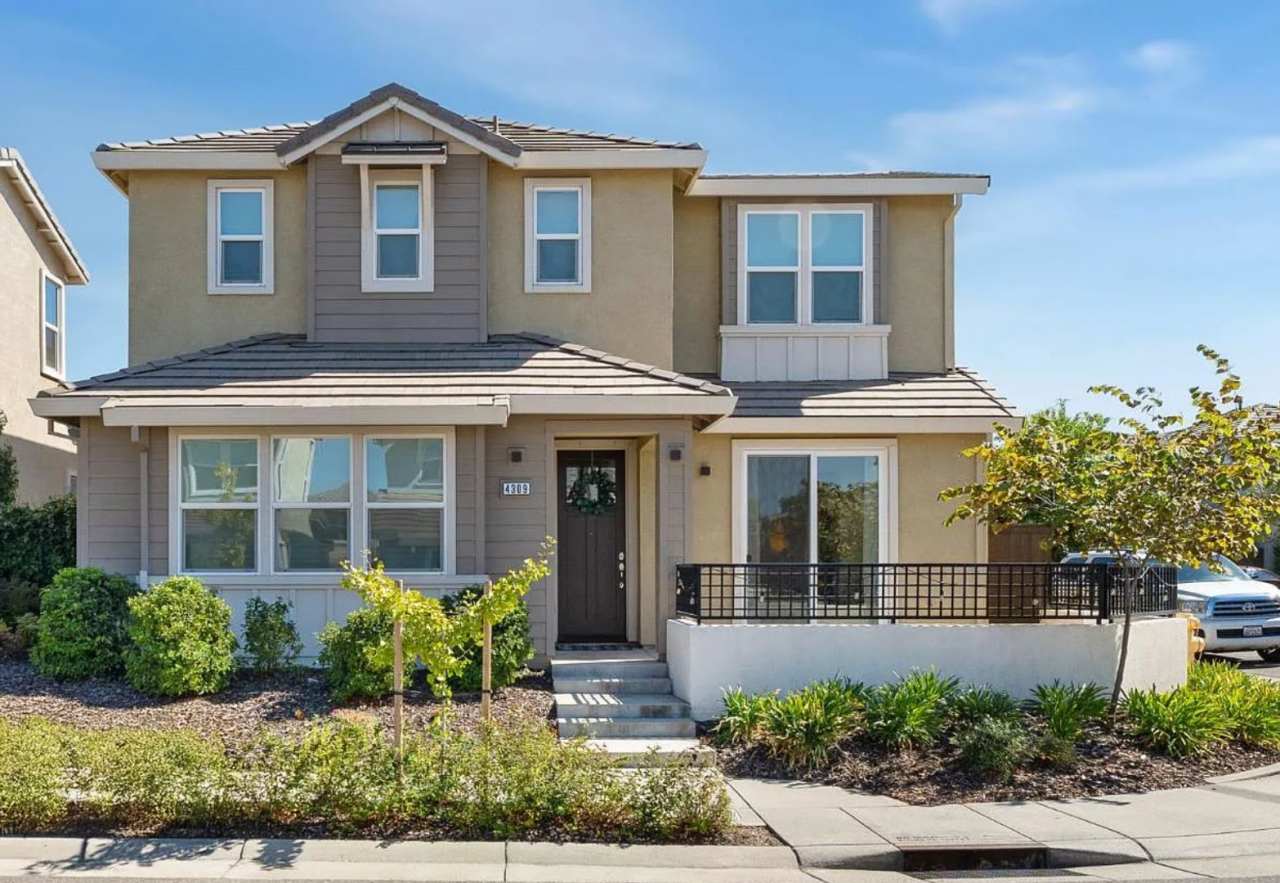 STUNNING 3/3+LOFT (Rocklin) Gem! Don't Miss This One! (See Below For Viewings)!