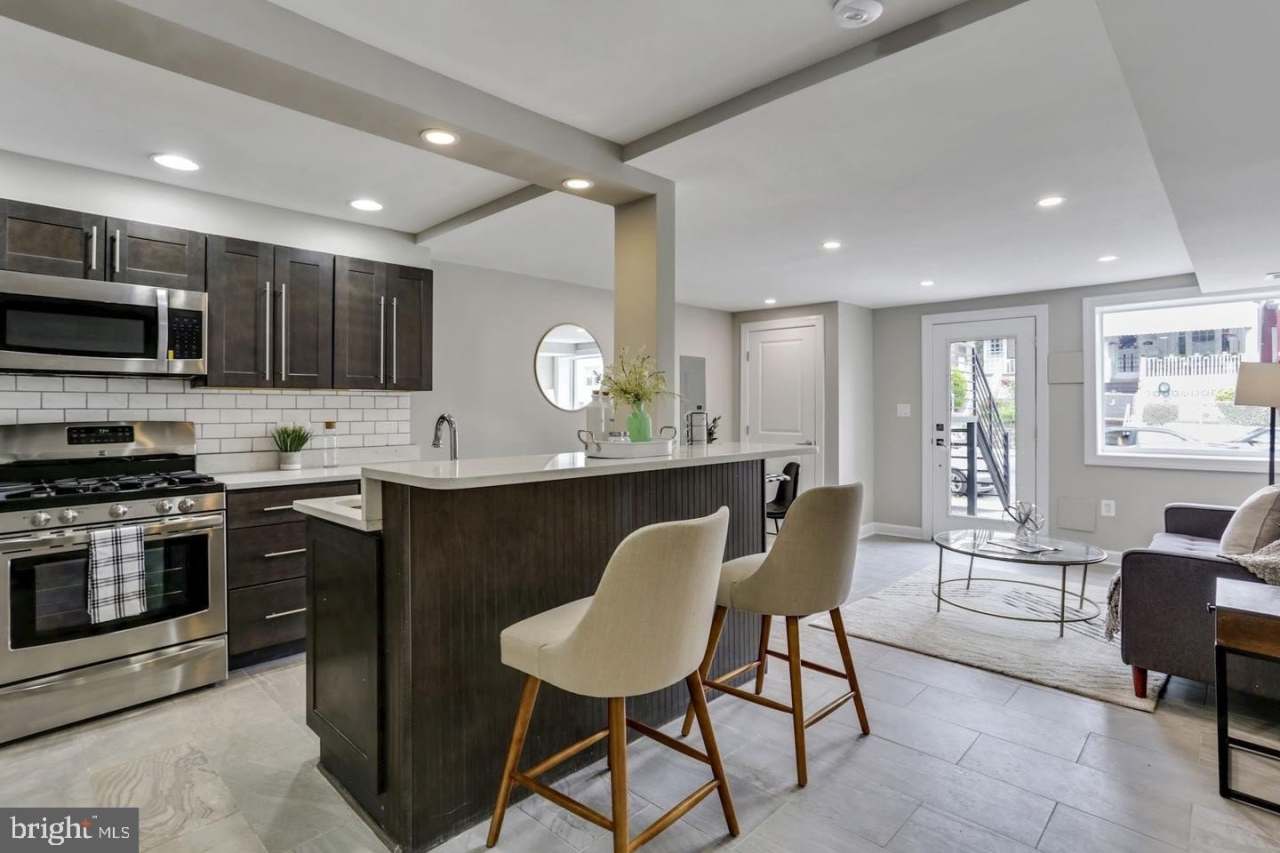 315 T Street NE unit: 1