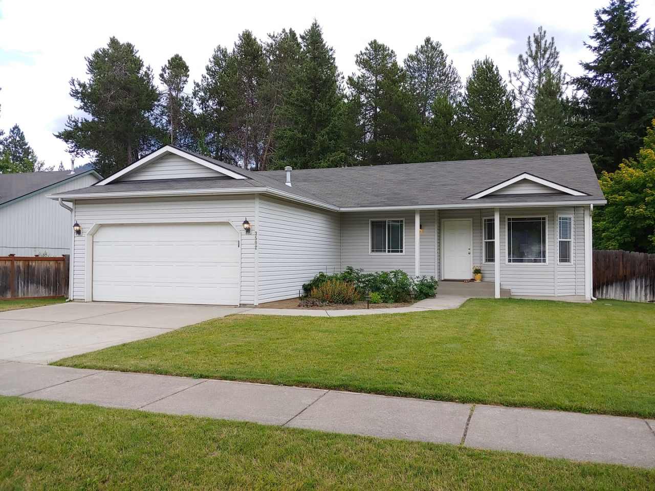 "Fully Furnished Single-level Home!"