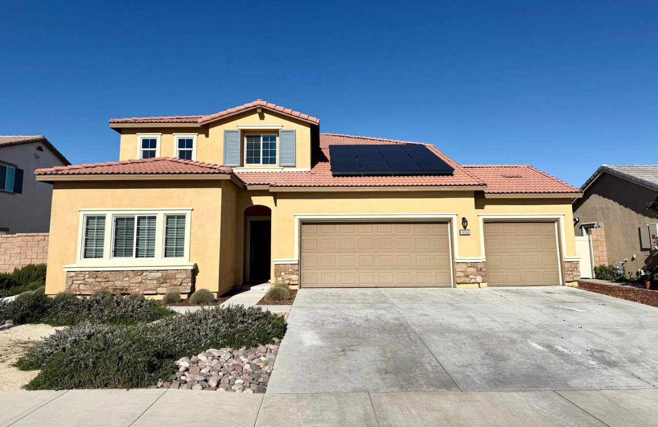 Solar Powered 4 Bedroom 3.5 Bath Sagewood Home with Private Casita  3 Car Garage