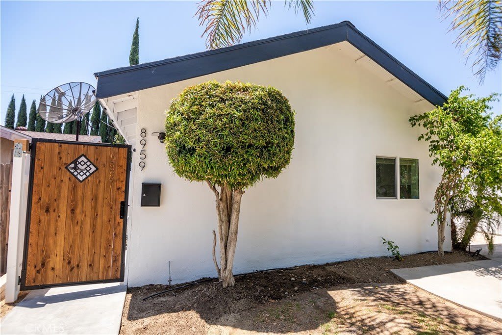 8959 Etiwanda Avenue