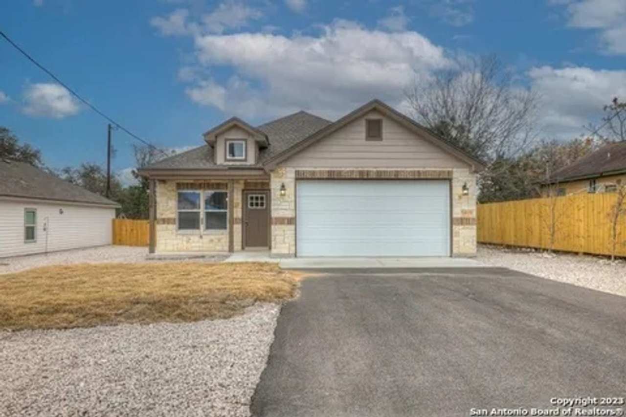 Charming 3BR House in Spring Branch