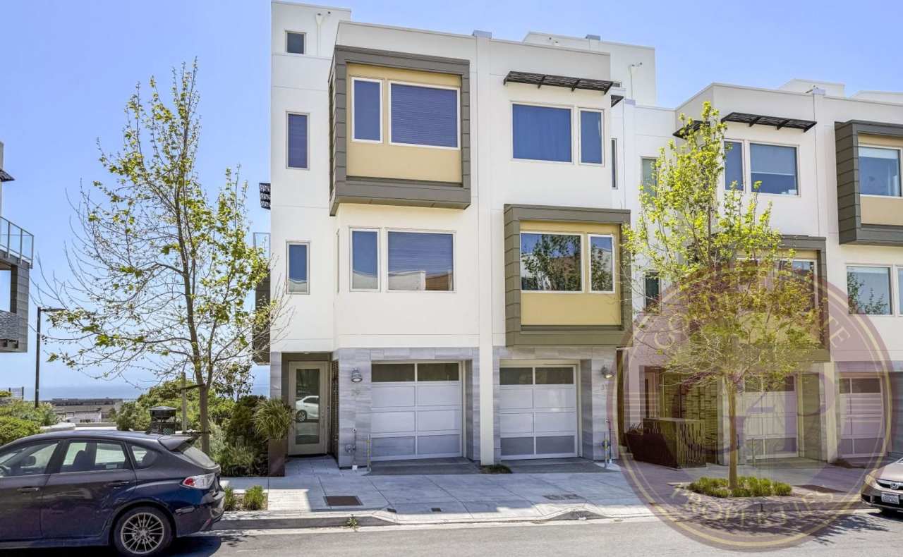 SF Shipyard - 3 BR, 2.5 BA Townhouse 1,634 Sq. Ft. - 3D Virtual Tour, 2-Car Garage