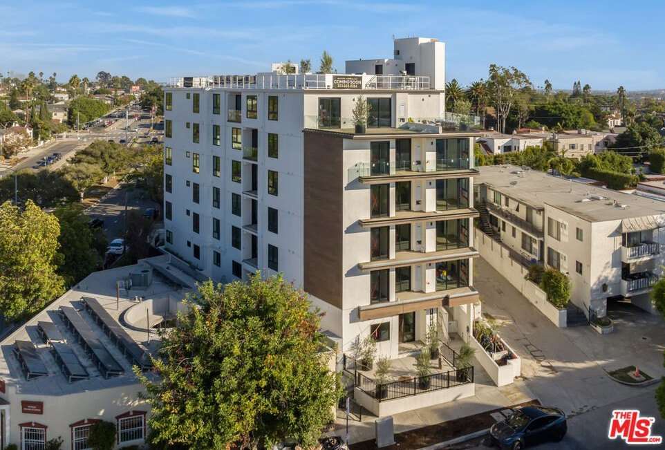 1110 S Spaulding Ave unit: 102