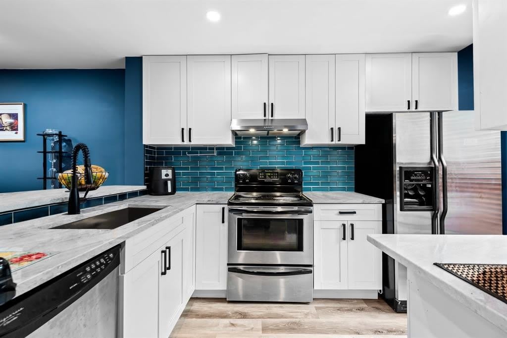 3082 S Oakland Forest Dr