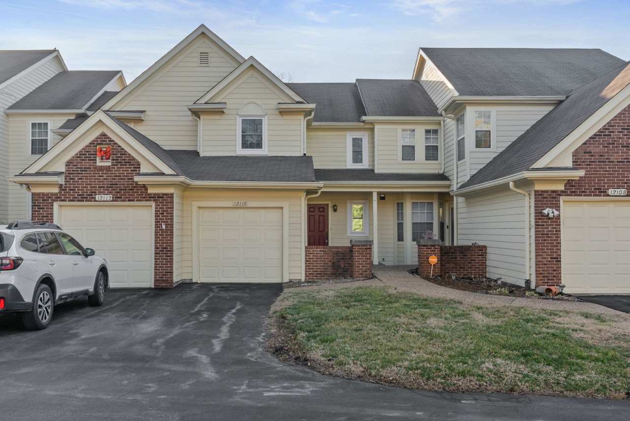 Spacious 2-Bed, 3.5-Bath Townhouse with Stunning Lake Views