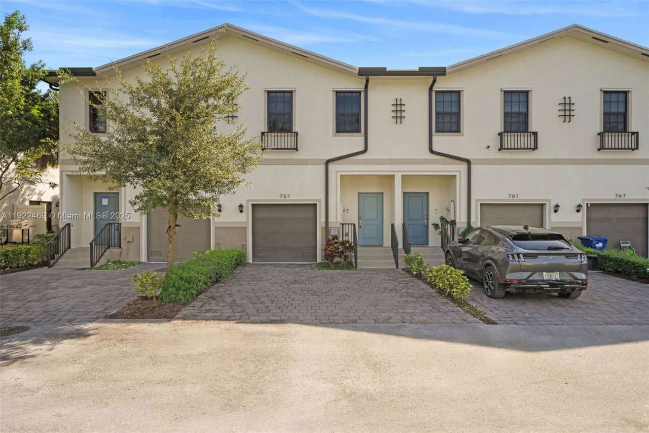 757 Southwest 11th Street