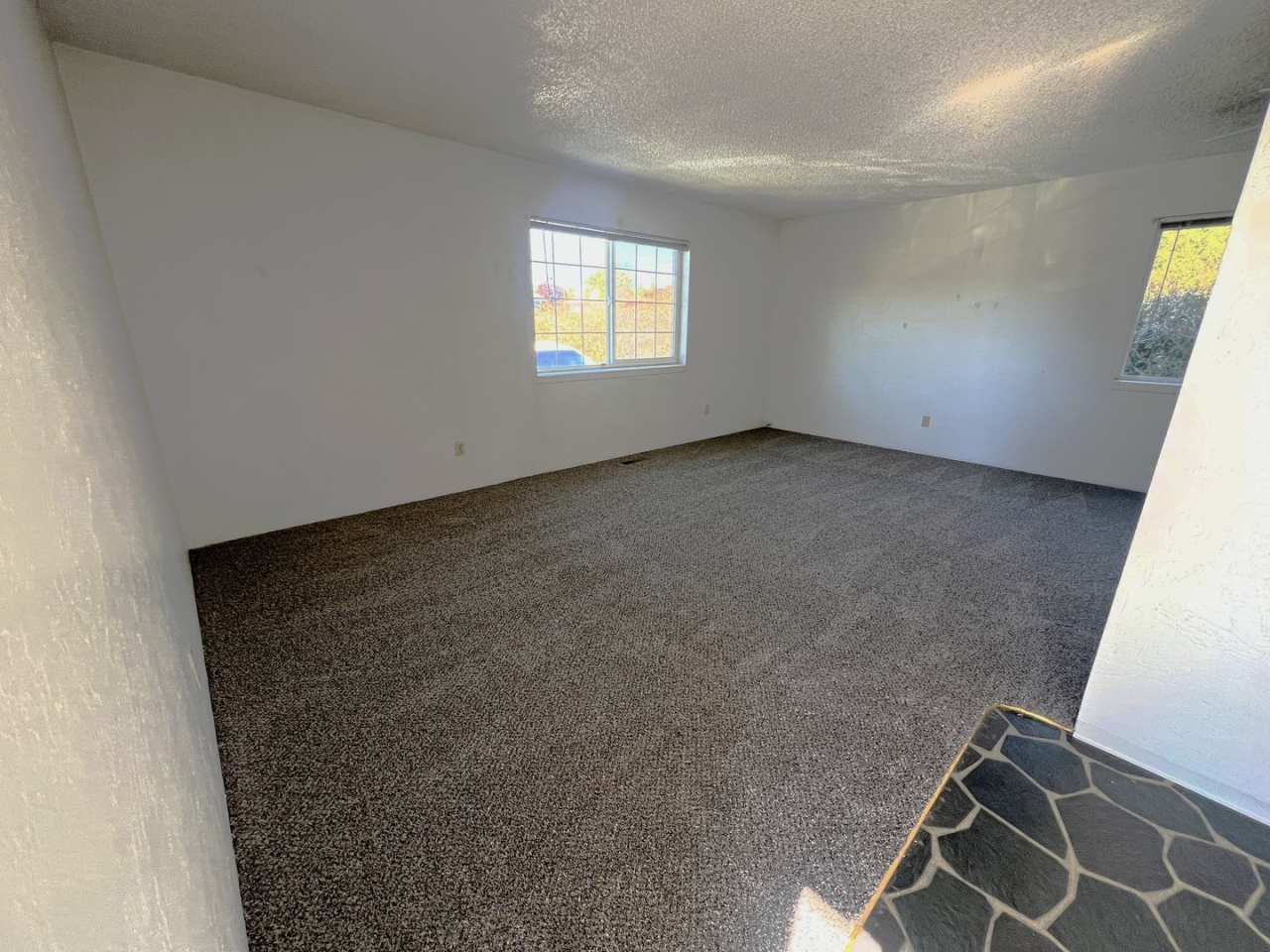 2 Bedroom, 1 Bathroom Downstairs Duplex