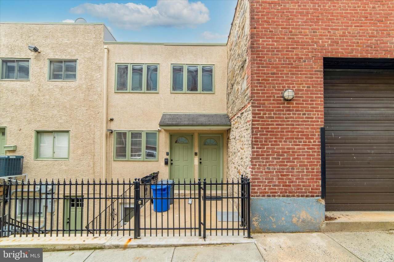 4111 MAIN Street unit: B