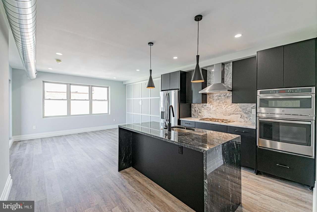 526 BROWN Street unit: 302