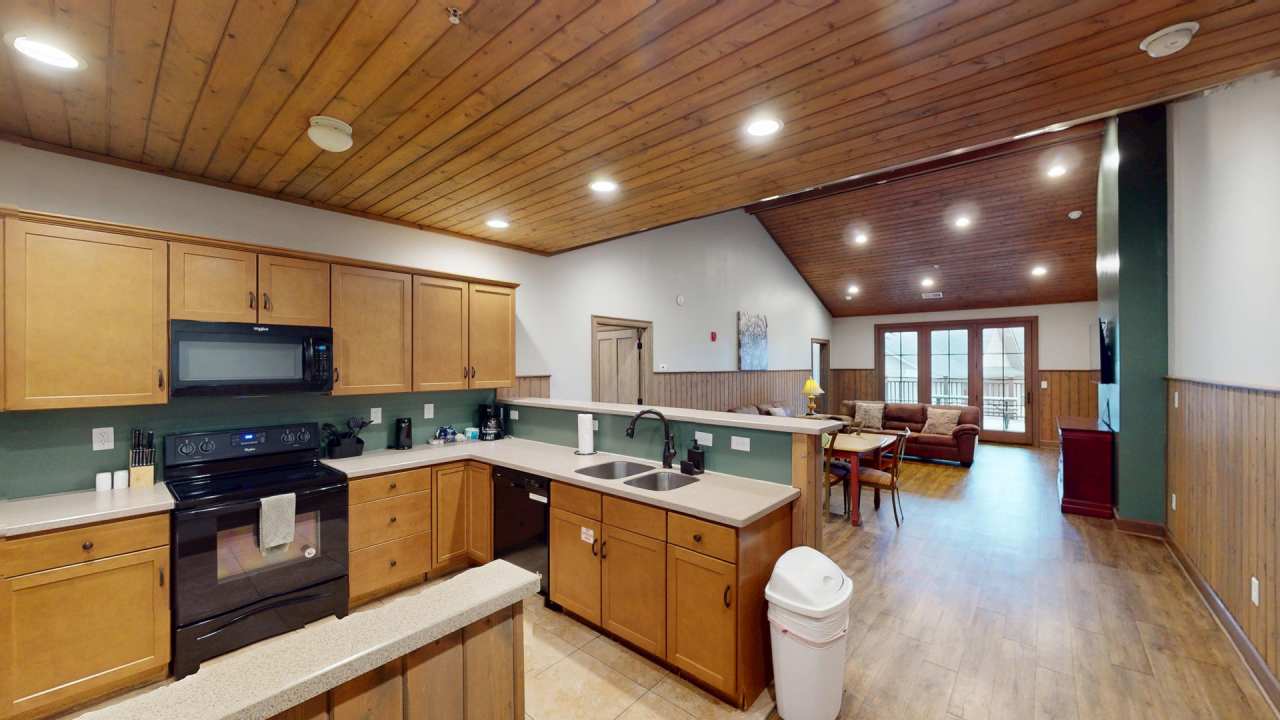 Spacious 4 Bedroom Fully Furnished Apartment in Pigeon Forge