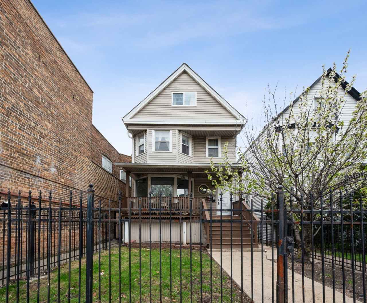 3514 N Cicero Avenue