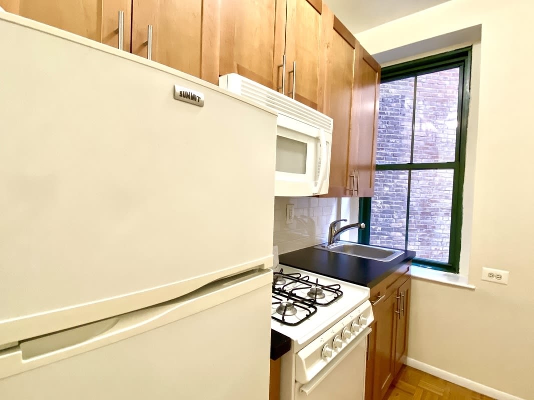 45 W 85th St