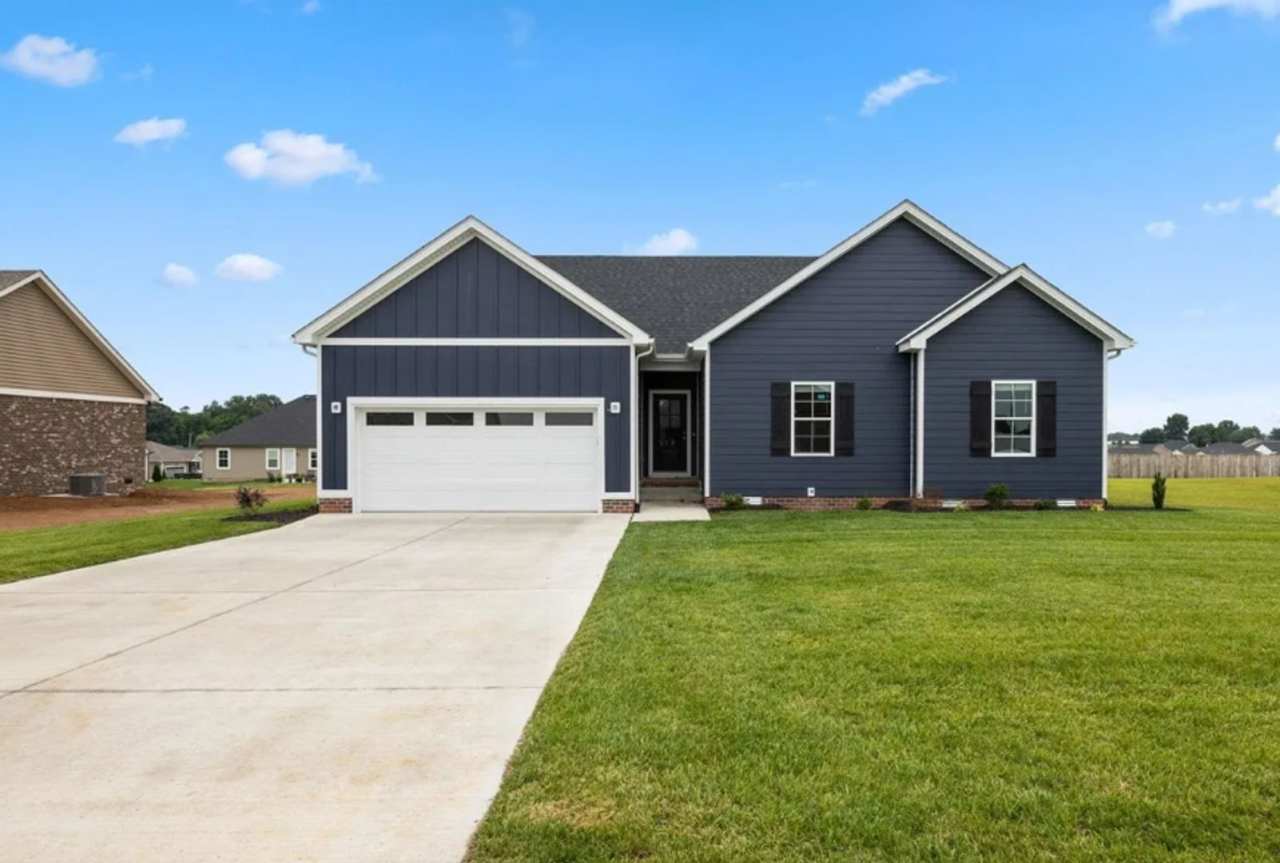 1102 Andover Drive - ​ONE MONTH FREE!