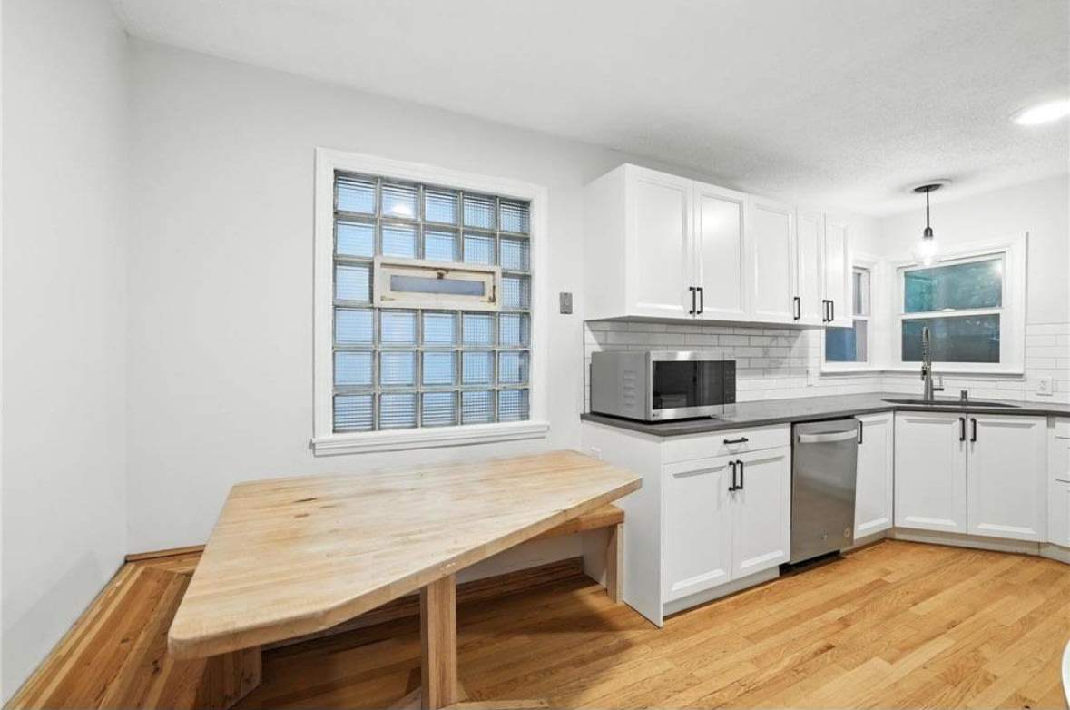 188 Cleveland Avenue South