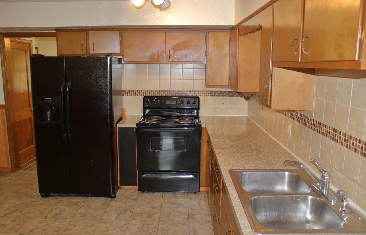 4 bedroom/1 Bath Single Home!