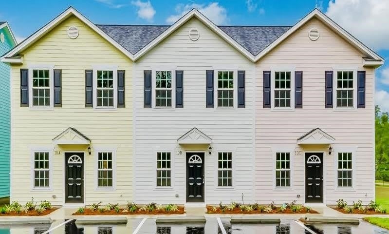 10 Old Courthouse Way unit: B