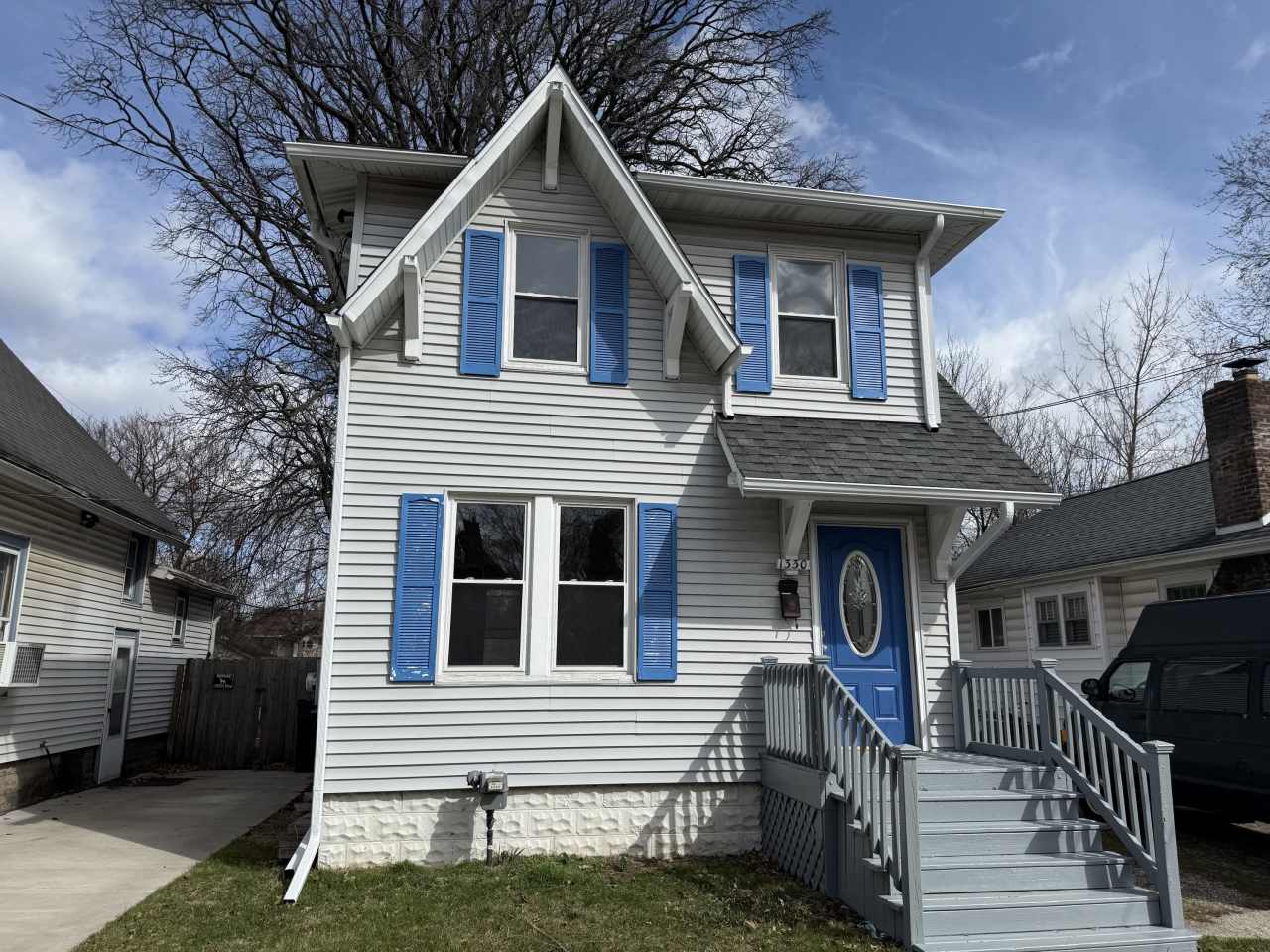 1330 West Hillsdale Street