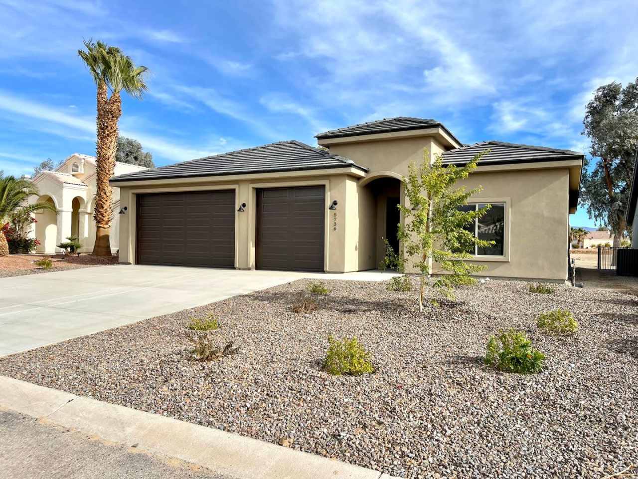 Beautiful 3 Bedroom Home on Desert Lakes Golf Course!