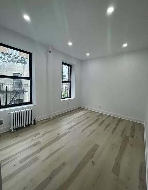 565 Broadway