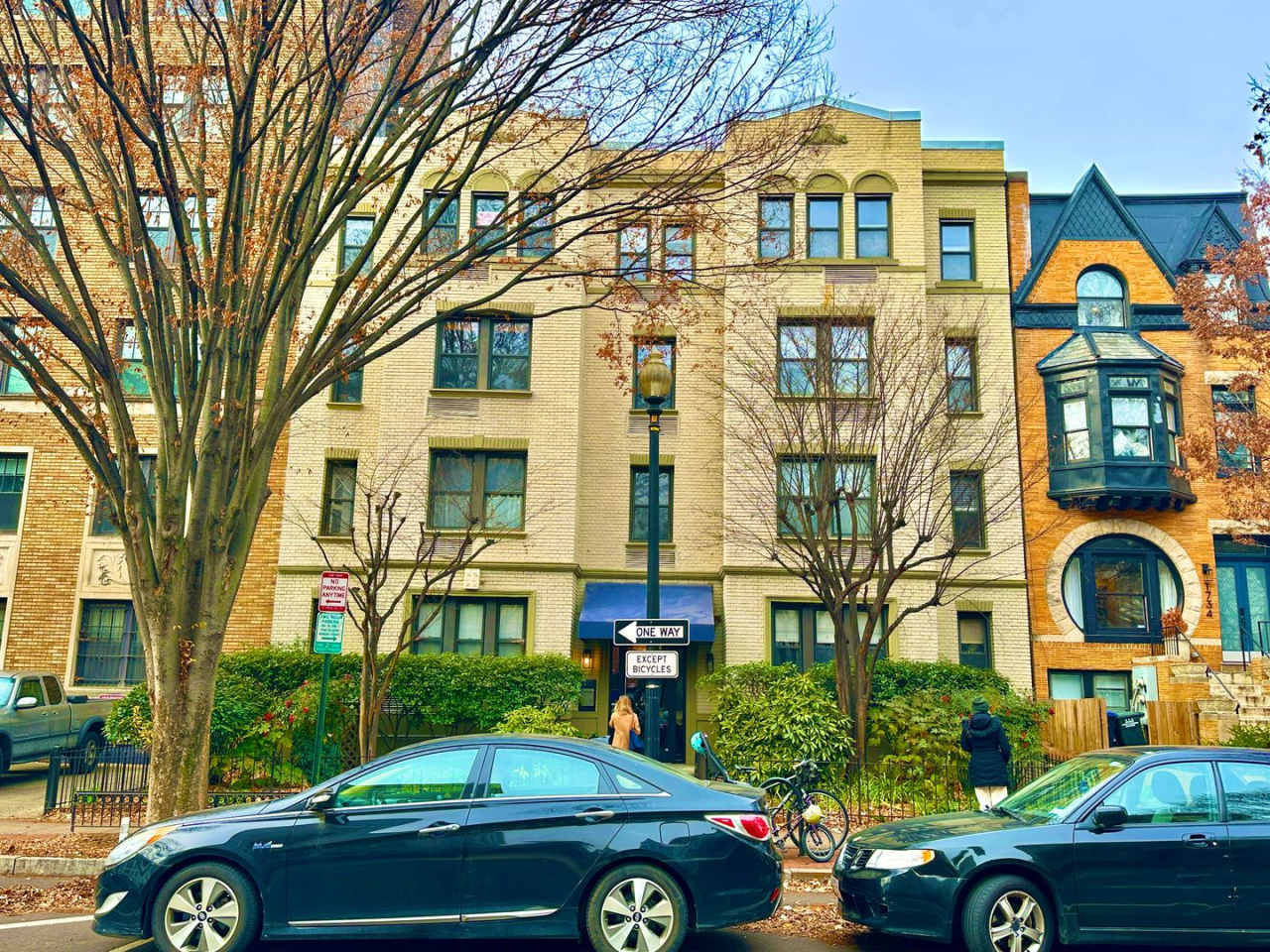 Dashing Dupont Circle 1 Bedroom Apt with skylight and building roof deck.