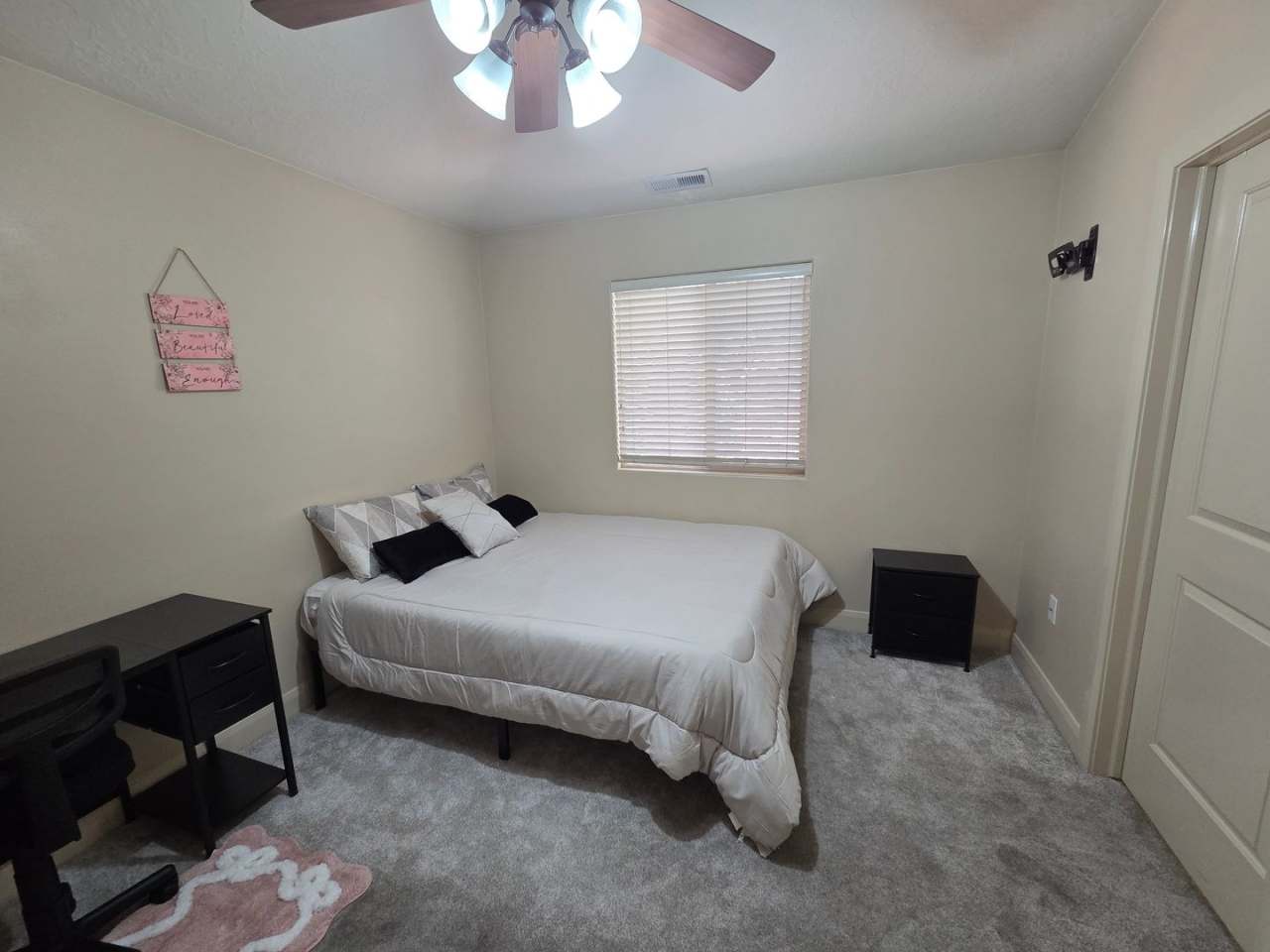 FURNISHED Famale Roomate Opportunity