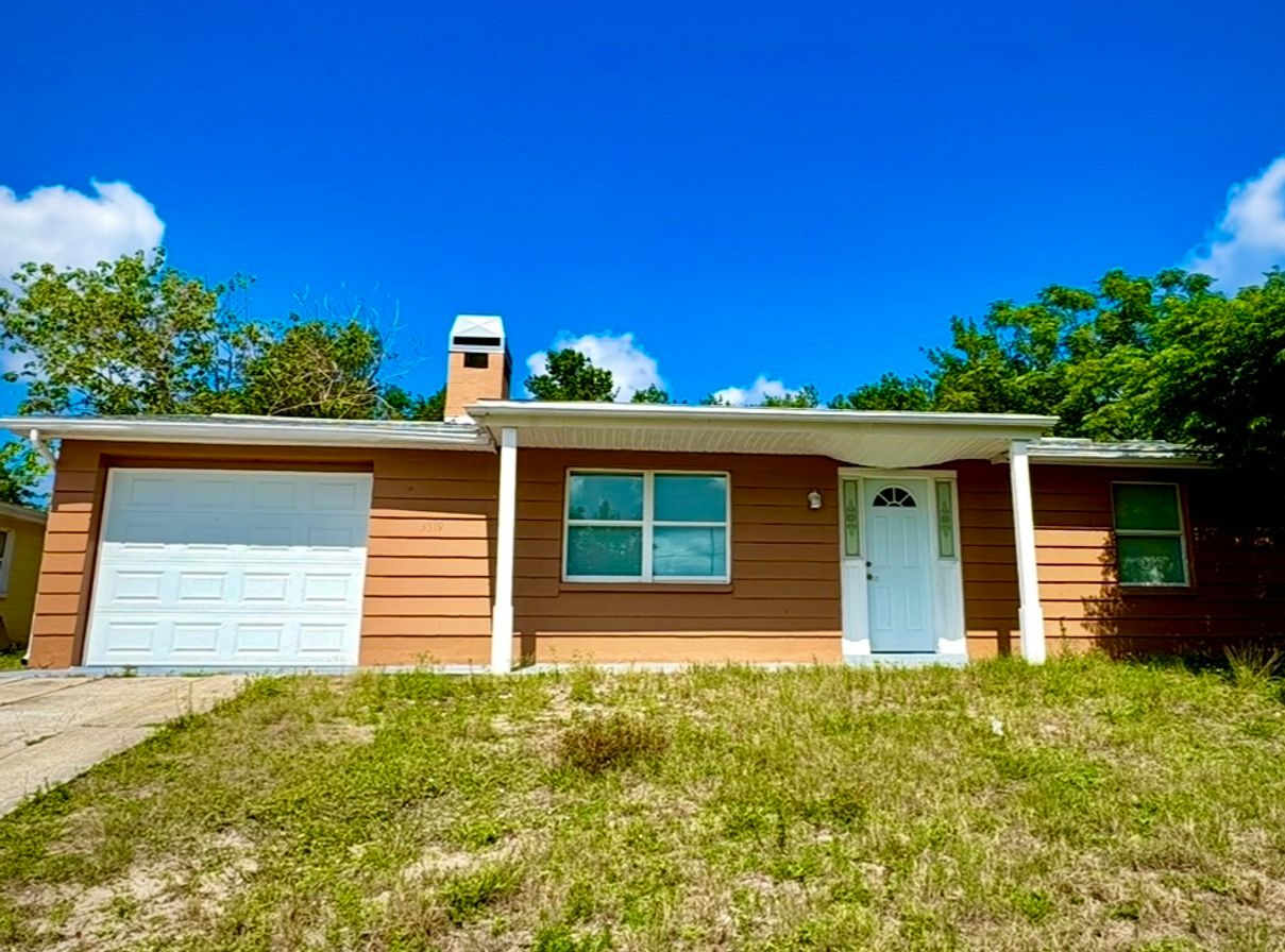 AVAILABLE NOW 2/1 SINGLE FAMILY HOME IN HOLIDAY, FLORIDA