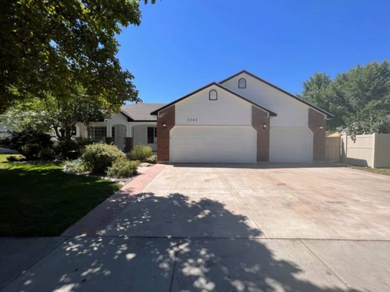 5797 Applebrook Way - Nice home in Hobble Creek Subdivision!