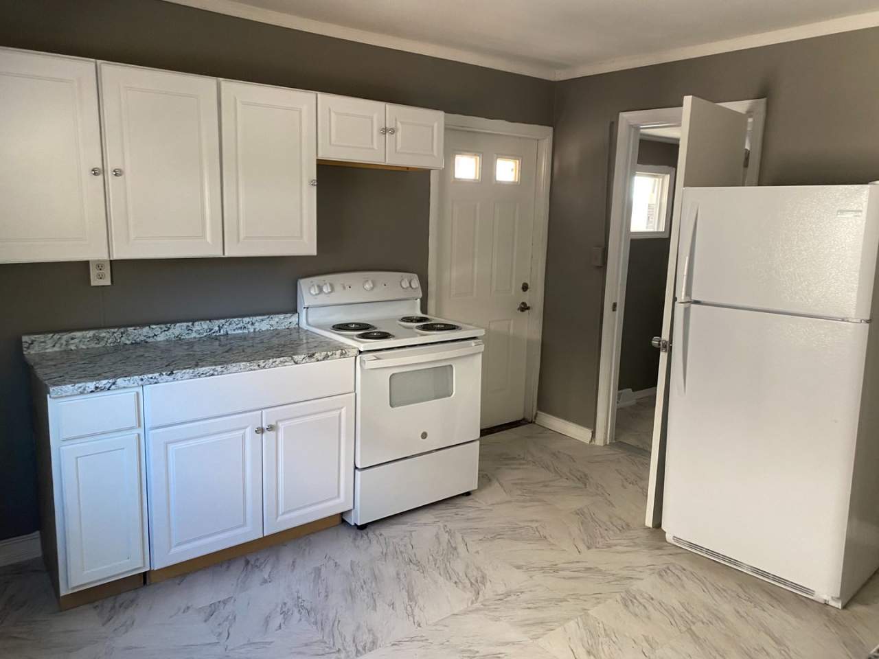 Single Family Home, Valley View School District, Gas heat, Private off Street Parking