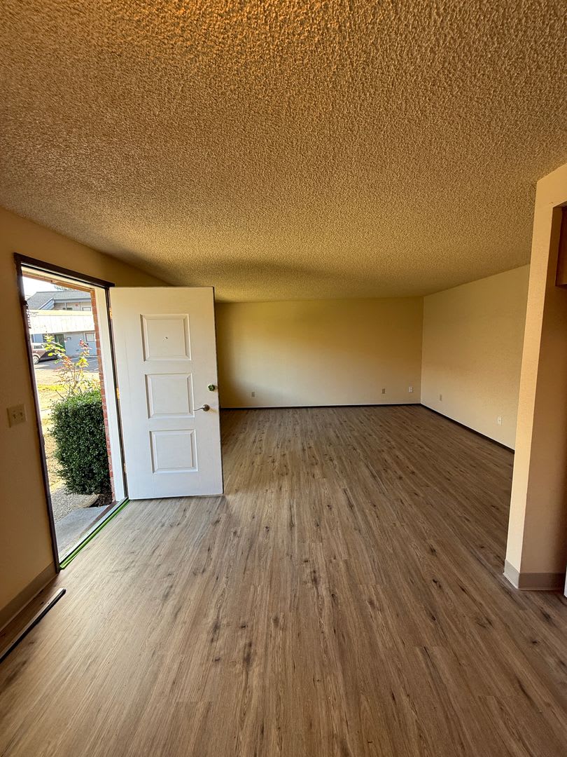 Mason- 2109 E 8th Street