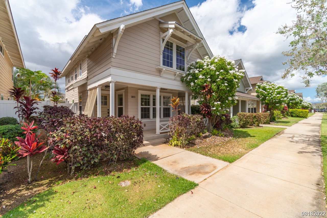 Contemporary 3BR/2.5BA Single Family Home in Kuapapa at Hoakalei (Ewa Beach)