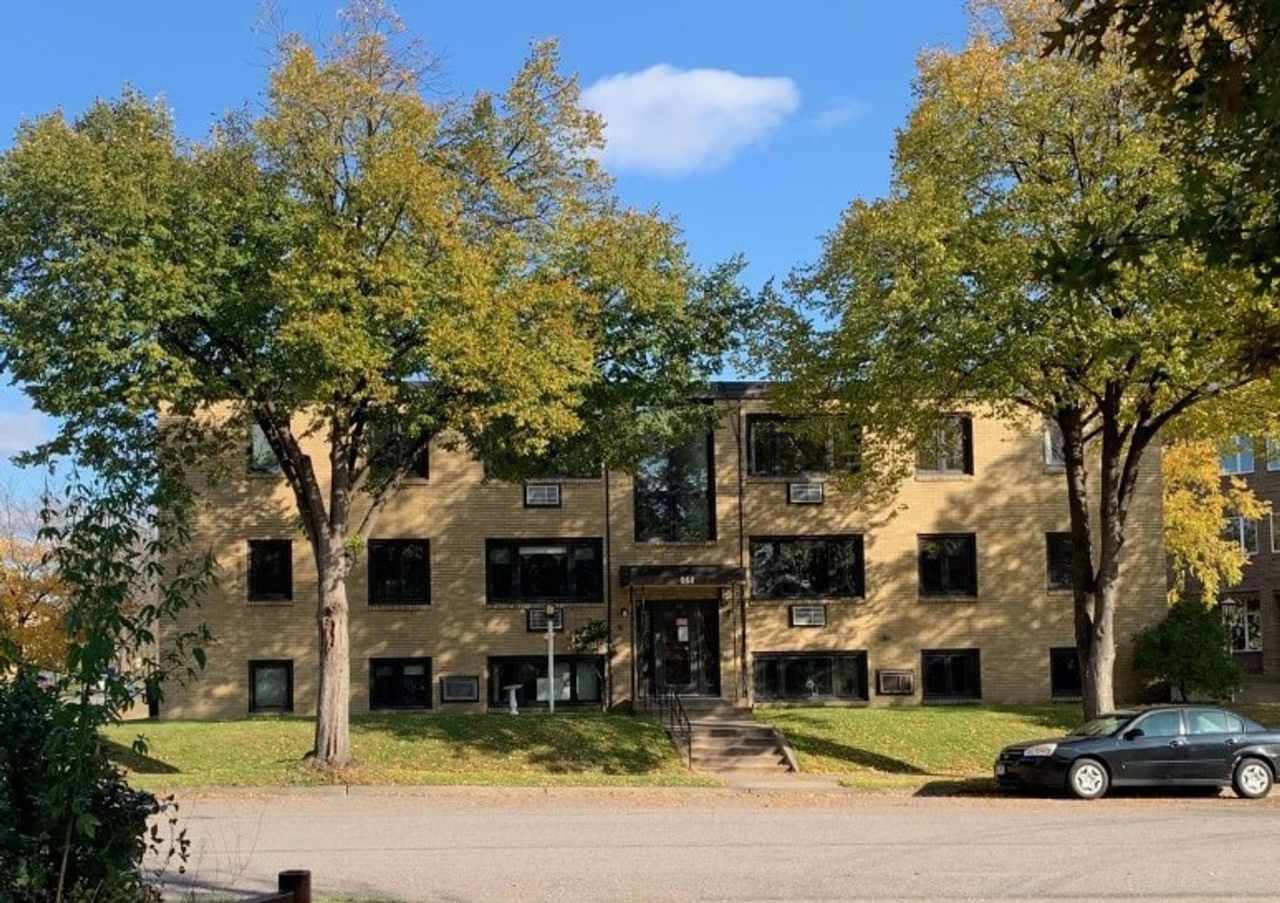 Charming 1 Bedroom next to Swede Hollow Park!