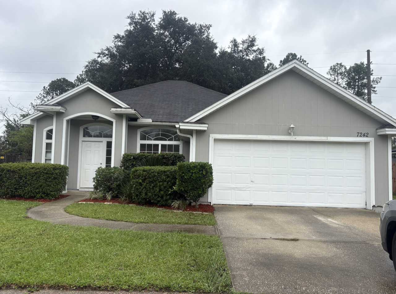 7242 Longhorn Circle South