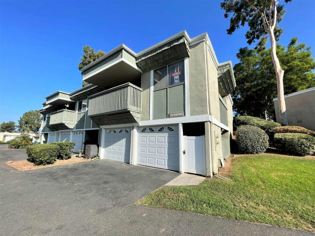 Bright and Spacious Laguna Village Condo!