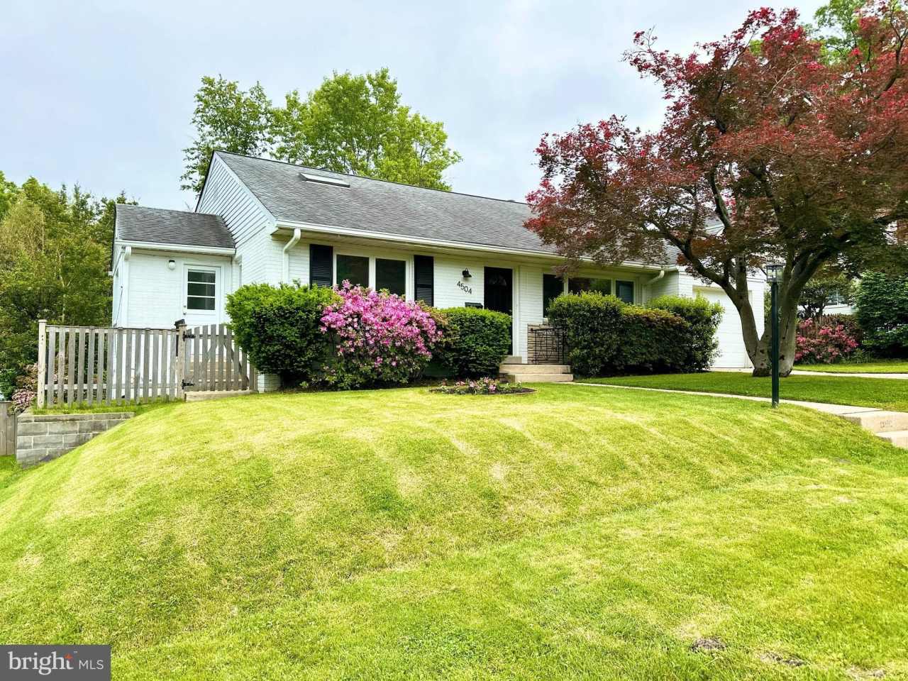 4504 TRAYMORE STREET