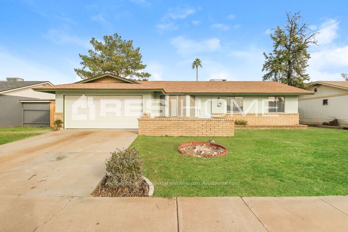 3154 East Diamond Avenue