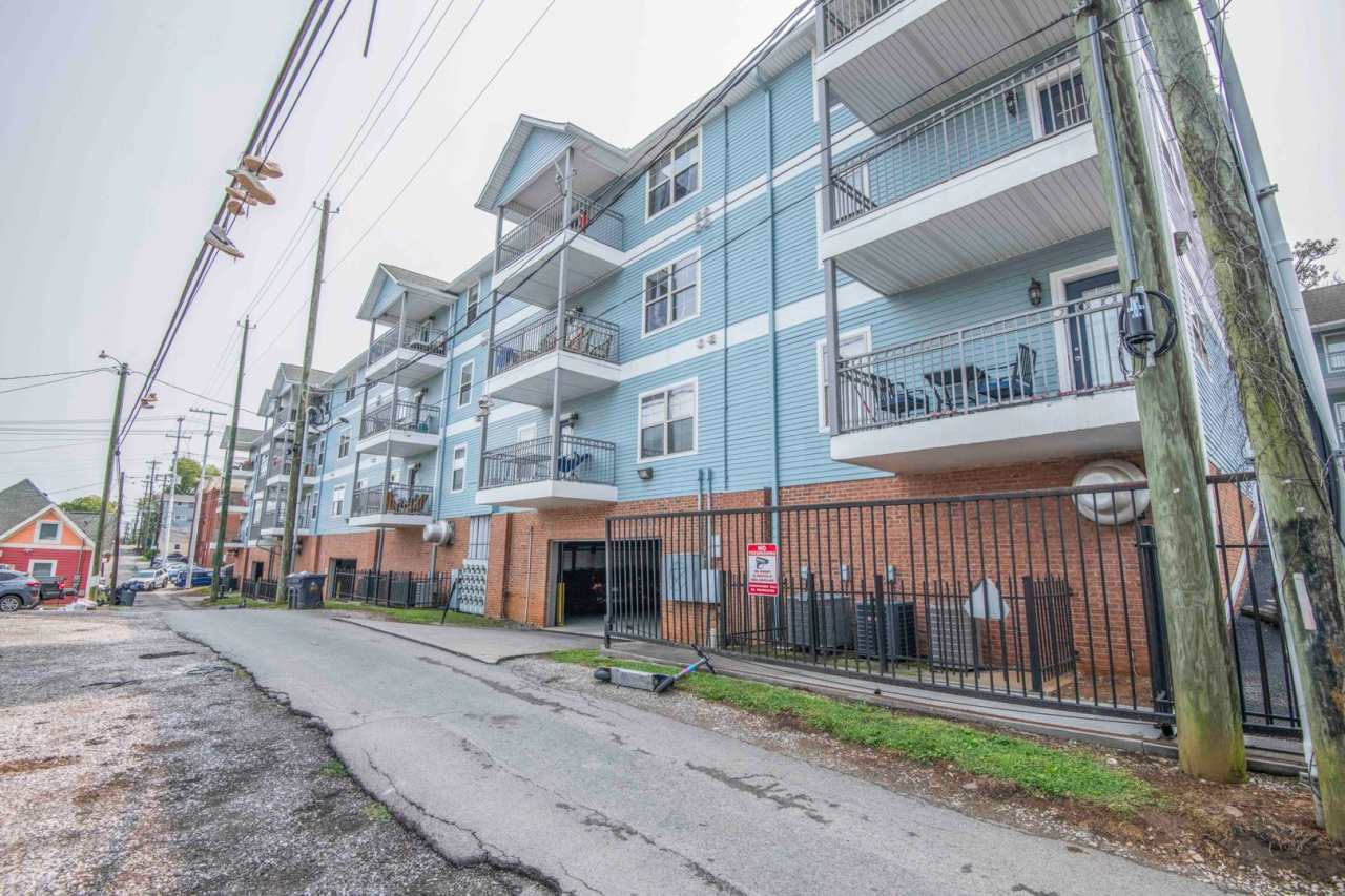 Knoxville 37916 - 3 bedroom, 2 bath condo in UT area, Short term rental considered @ $3400 a month Furnished - Call Susan Niedergeses 865-300-4722