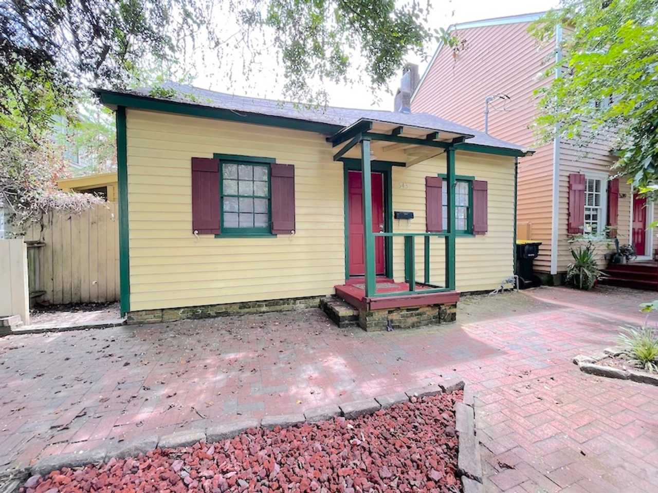 2 BED | 2 BATH | HISTORIC DISTRICT | FRESHLY RENOVATED